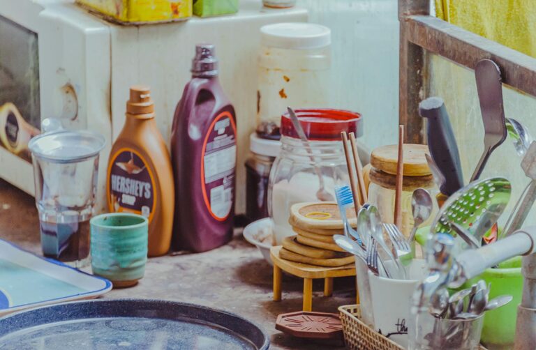 Essential tools for a small kitchen: max space, max function
